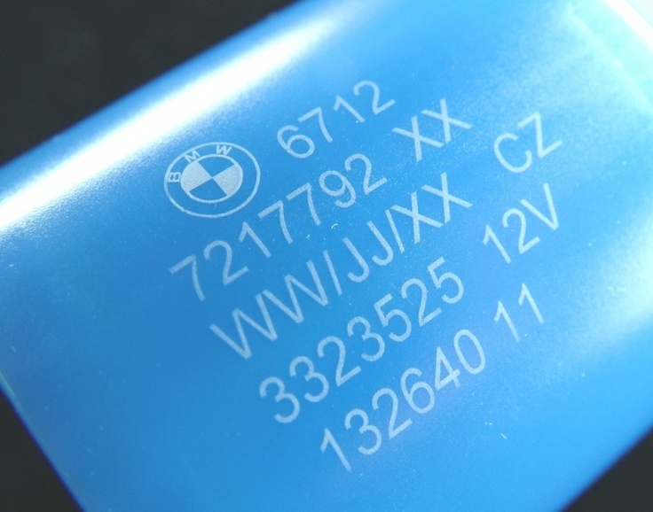 УФ-лазерная маркировка 3 Вт на пластике без карбонизации, без пенообразования и идеальной гравировки